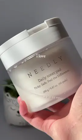 💦 IN LOVE with @needly_vn Daily Toner Pads 🌿  #needly #amazonfinds #tonerpads #kbeauty #koreanbeauty #skincareroutine #fyp #explorepage 