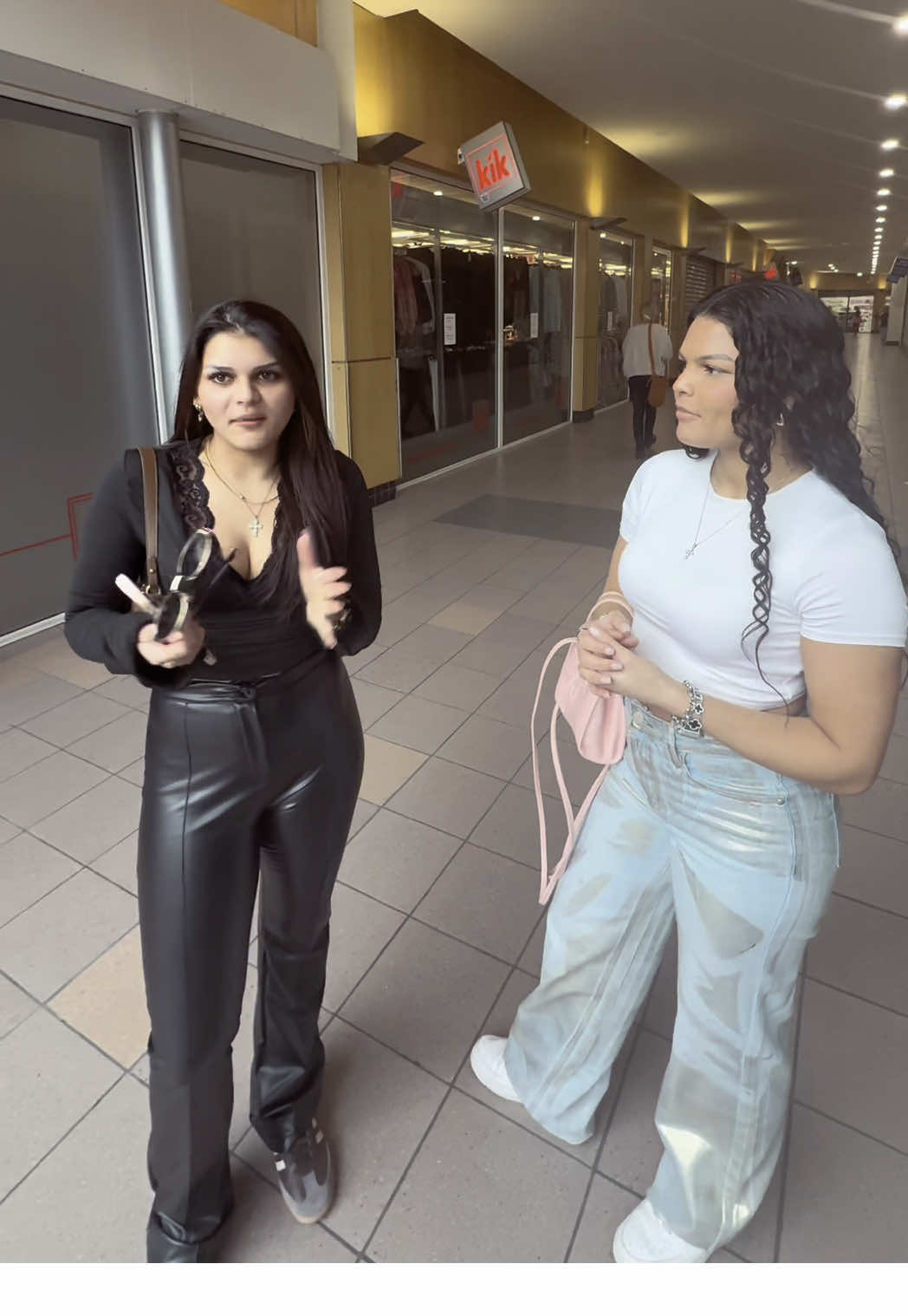 Der erste Vlog für unsere Community 🥰😘😍 #Vlog #komedia #enschede #humor #stadt #shoppen #lustig 