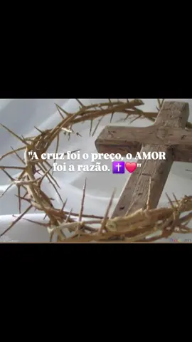 A coroa de espinhos que Ele usou era nossa. A cruz que Ele carregou era nossa. Mas o amor que Ele demonstrou foi dEle! 'Porque Deus amou o mundo de tal maneira que deu o seu Filho unigênito, para que todo aquele que nele crê não pereça, mas tenha a vida eterna.' (João 3:16) ✝️❤️