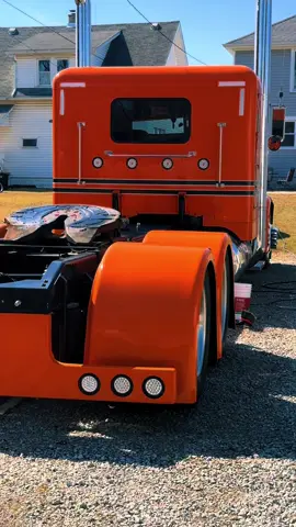 Did you see the jet? ✈️ #foryoupage #trucking #peterbilt389 #peterbilt #flattop #stretched #viralvideo #steelhaulers #10lugthug #orangecrush 
