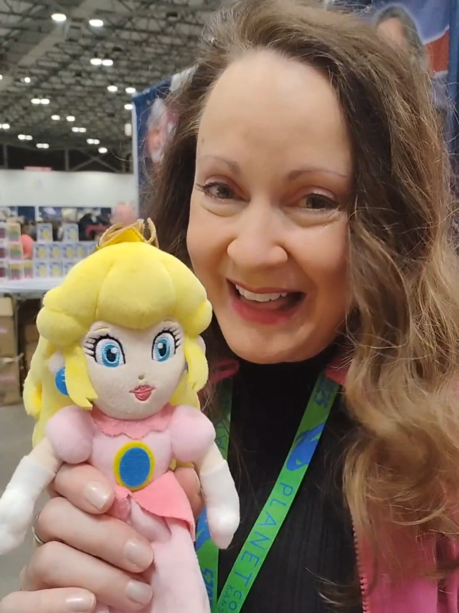 She's an absolute angel, I love you Samantha Kelly 😭💗- #planetcomiccon #samanthakelly #princesspeach #voiceactor #fyp #avatheartcup 