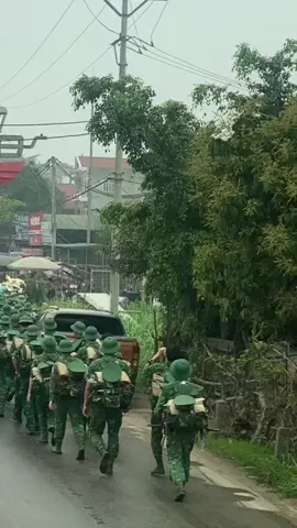 Chú bộ đội hành quân, ai đã từng sẽ hiểu