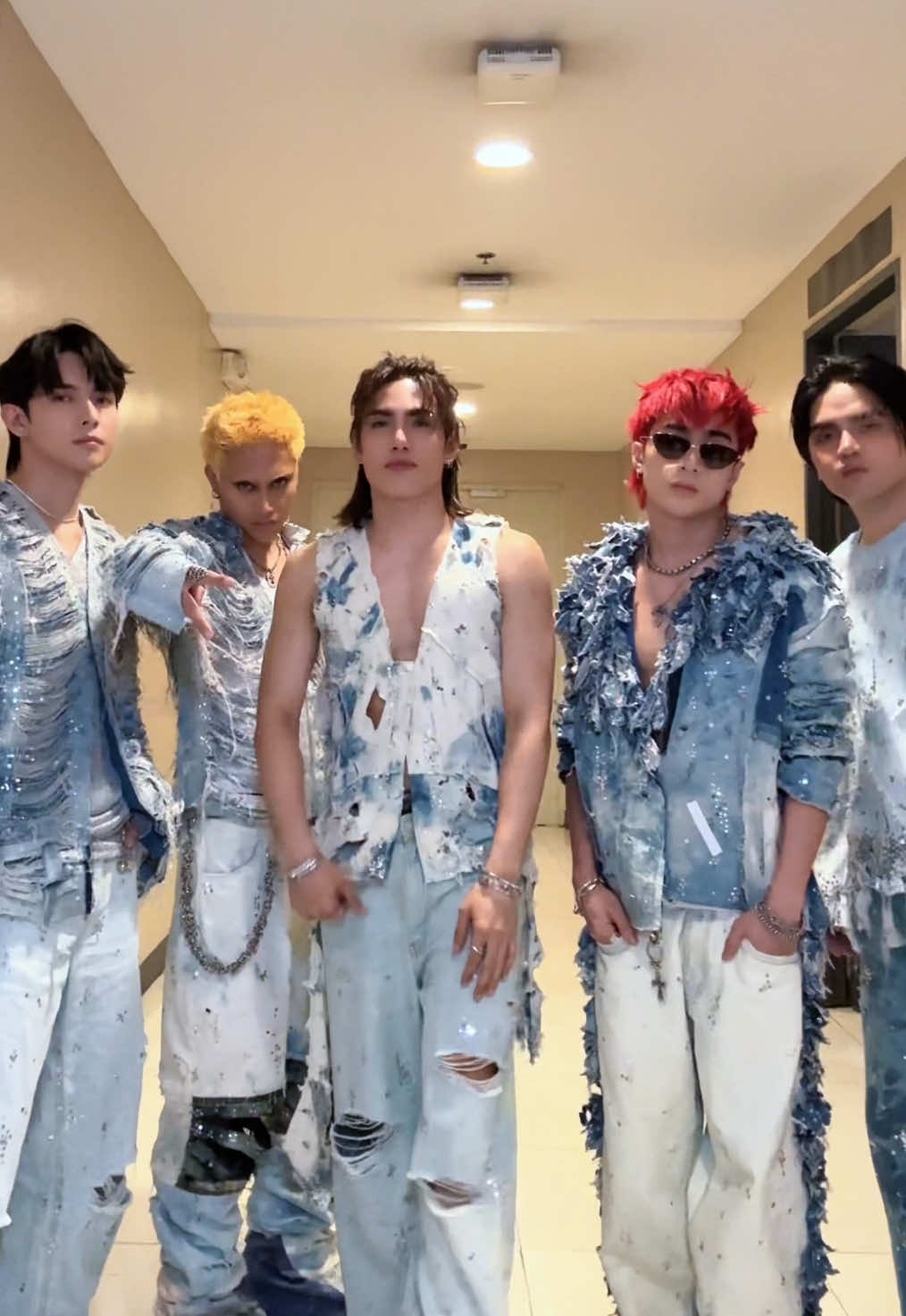 In three, two, one... 📸 #BENCHBodyOfWork #SB19 #DAM #SB19DAM #SimulaAtWakas #SB19SaW