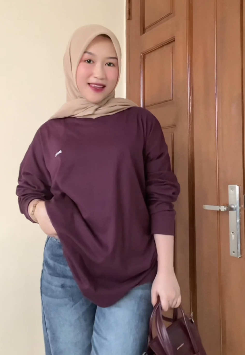 cakepp bgtt blousenya!!😭🫶🏻#blouse#blousewanita#atasanwanita#atasan#sweater#blouseoversize#sweaterwanita#outfit#outfitideas#fyp 