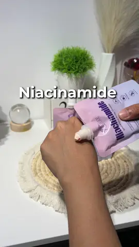 Sukee Niacinamide whitening body cream🫶 #sukee #sukeeskinessentials #sukeeniacinamide #sukeeniacinamidewhiteningbodycream #SKUESHOP 
