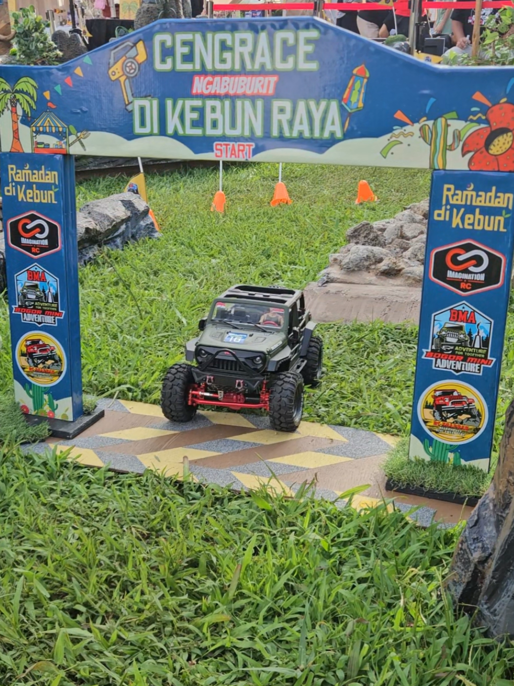 Seru juga.. Nyoba tampil utk pertama kali, sambil berkenalan dg sahabat² baru  @Ngarayap advanture  @hobbytrack737 @bma.adventure  #mn128 #rcadventure #rcoffroad #rccrawler #rc #rccar #rchobby 