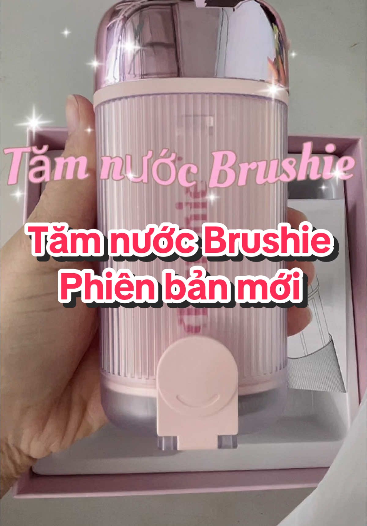 Tăm nước gì chưa các chị đẹp ơi . Phiên bản mới nhà Brushie xịn xò giá phải chăng nè #tămnuocchinhhang #brushie #vesinhrangmieng 
