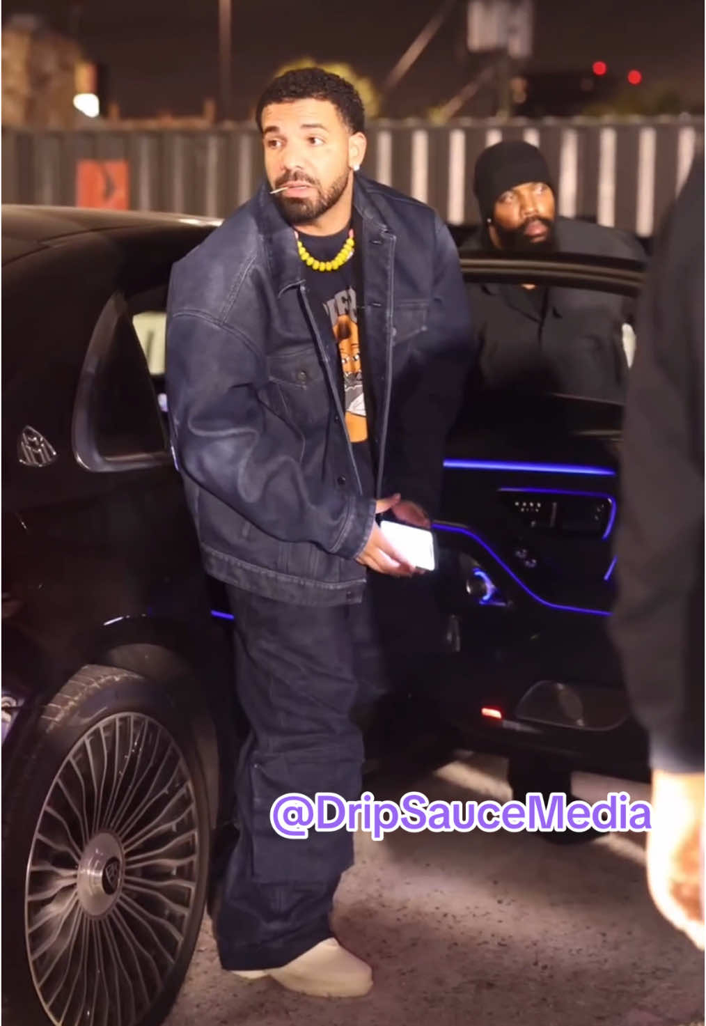 #Drake wore a custom #Spiderman jacket while partying in Houston last night via 🎥 Ab_Kingdom @houstonboomerangs #fyp #Foryoupage #ovo #drizzy 