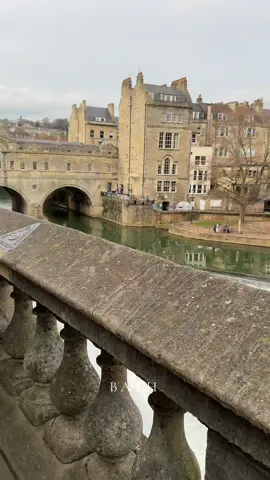 Bath 📍🇬🇧#bath#bathcity #placetovisit #traveluk#travel#fy#fyp#foryou#viral#lovegreatbritain #❤️#🇬🇧#amazing#travel#veronikalondon#london#londonlife#daytrip 