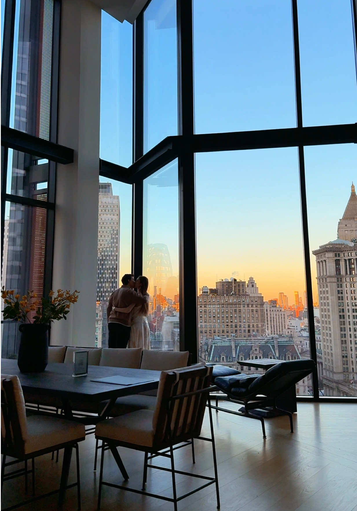 You enjoy the sunset from your NYC Penthouse ✨🥹🌆 we love love  __________________________________ 📍33 Park Row - Penthouse 3. For sale at $19,500,000 __________________________________ Listing: @theleonardsteinbergteam @no33parkrow #dreamhome #nycapartments #apartmentliving #cityviews #newyork #luxurylifestyle #nycliving #foryou #luxuryhomes #realestategoals #homeideas #пус #explorepage #explore #apartmenttour #dreamycity #newyorkstateofmind 