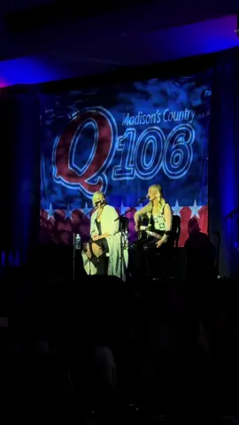 I think we like it @Tigirlily Gold …. #TigirlilyGold #NewMusic #CountryMusic 