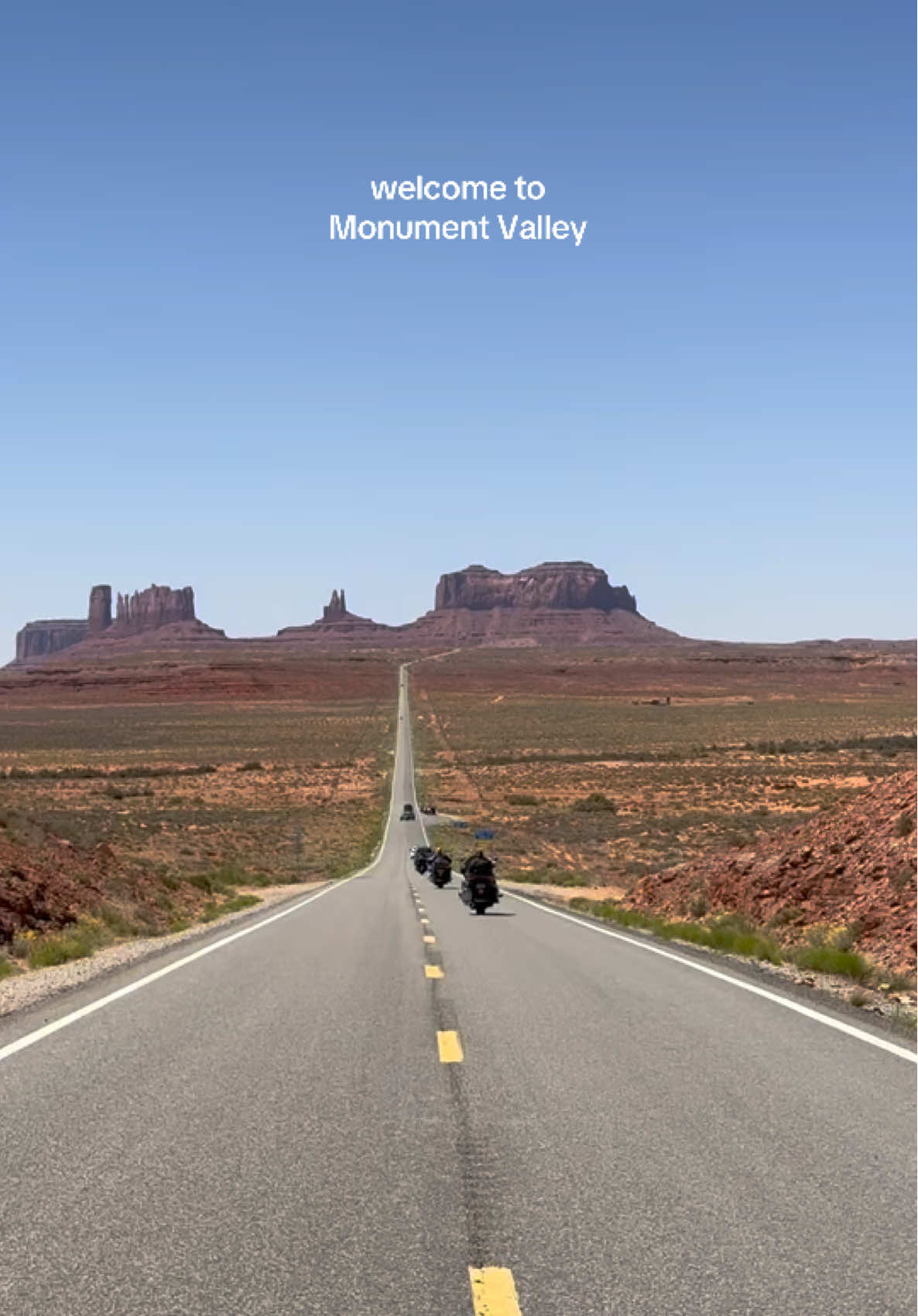 a dream come true 🥹🏜️ #monumentvalley #monumentvalleyarizona #monumentvalleyutah #utah #arizona #monumentvalleynavajotribalpark #roadtrip #roadtripusa #travelusa #usatravel #travelbucketlist #evasionsusa #travel #travellife 