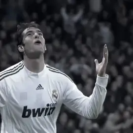 منو يعرف بي سنة اعتزل كاكا.. 🇧🇷؟#viral#foryoupage#football#اغاني_مسرعه💥#كاكا#football#تصميم_فيديوهات🎶🎤🎬 