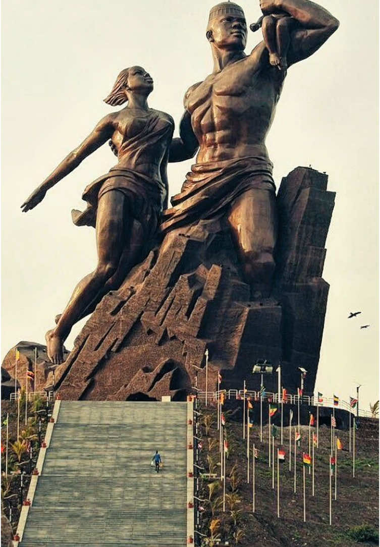 Le monument de la renaissance Africaine #histoire #culturegenerale #infotiktok #senegalaise_tik_tok 