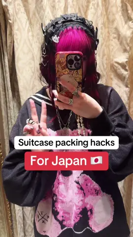 Heres my best tips and tricks for packing all your clothes and merch in your suitcases, when coming back from Japan! 👀 #traveltips #japantravel #japanlife #jfashion #kawaiiaesthetic #animefigure #harajukufashion 