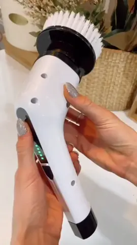 309-Dê uma olhada em Escova De Limpeza 9 Em 1 Recarregavél Elétrica Giratória Com Cabo Alongador por R$68,88 - R$80,99. Compre na Shopee agora!  https://s.shopee.com.br/AA3GwTy77D