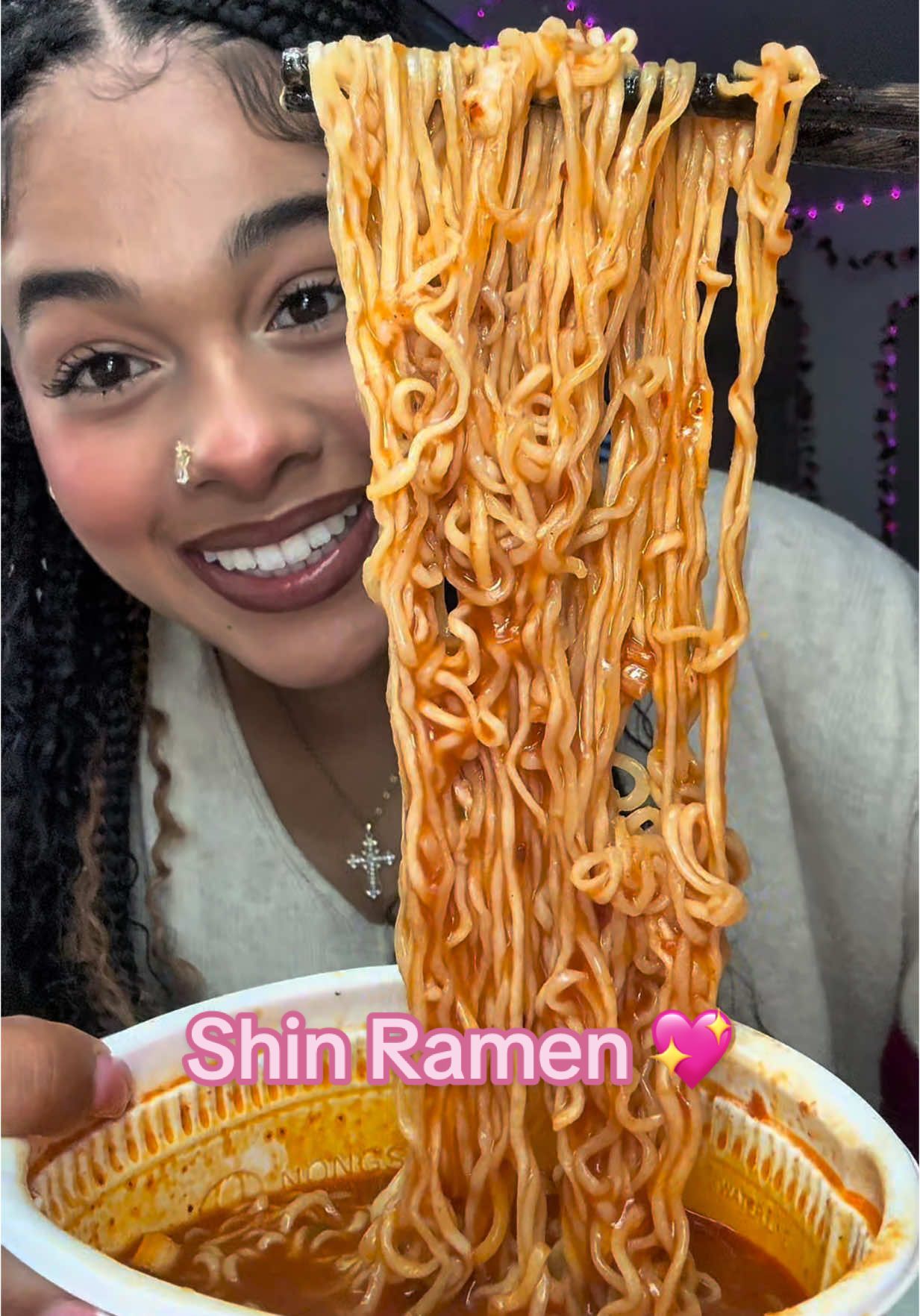 Can’t believe they got my order wrong and didn’t give me a refund! Chilis y’all wrong for that!💔 but y’all my finger is okay! THANK THE LORD! I hope everyone is having an amazing day! Stay safe I love yallllll!!!💖💖💖💖💖 #fypシ #fyp #fypage #viraltiktok #explore #shorts #eating #mukbang #creatorsearchinsights #viralvideo #ramen #shin #noodles 
