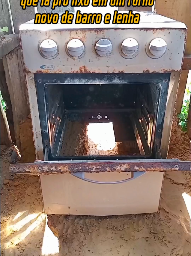 transformei um fogão velho que ia pro lixo em um forno novo de barro e lenha #roça #fogão 