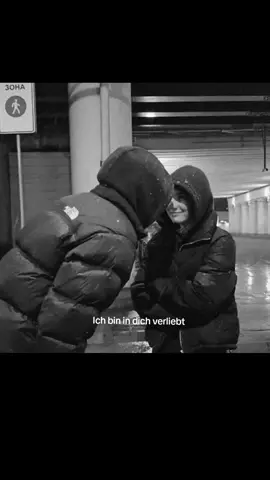 Wo ich dieses lied von mudi gehört habe hab mich an seilspringen Spiel erinnert verliebt verlobt verheiratet wir haben es früher so gerne gespielt und jetzt haben die mit diesen spiel ein Song gemacht Sehr schönes Lied #viralvideos #pyfツ #fürdich #mudi 