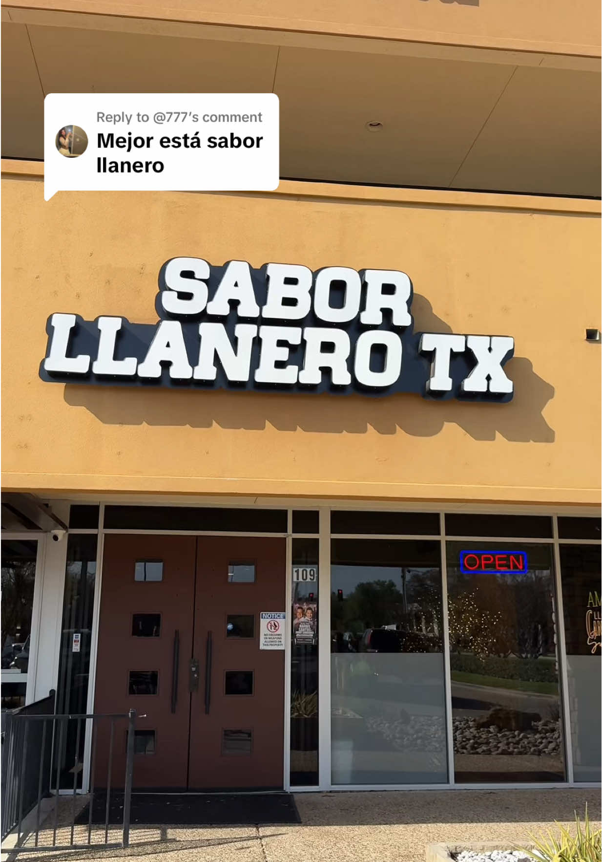 Replying to @@777 Me lo comentaron mucho en el otro video, ya había comido antes varias veces ahí pero nunca había grabado. Es el lugar favorito de mi familia para comer🙂‍↕️ #venezolana #venezuelan #venezolanos #foryou #maracaibo #viral #viralvideo #venezuelanfood #comidavenezolana #parrillavenezolana #venezolanosenusa #saborllanerotx #llanero #llanerosporelmundo #comidavenezolana🇻🇪 #comida #dallastx #dallas 