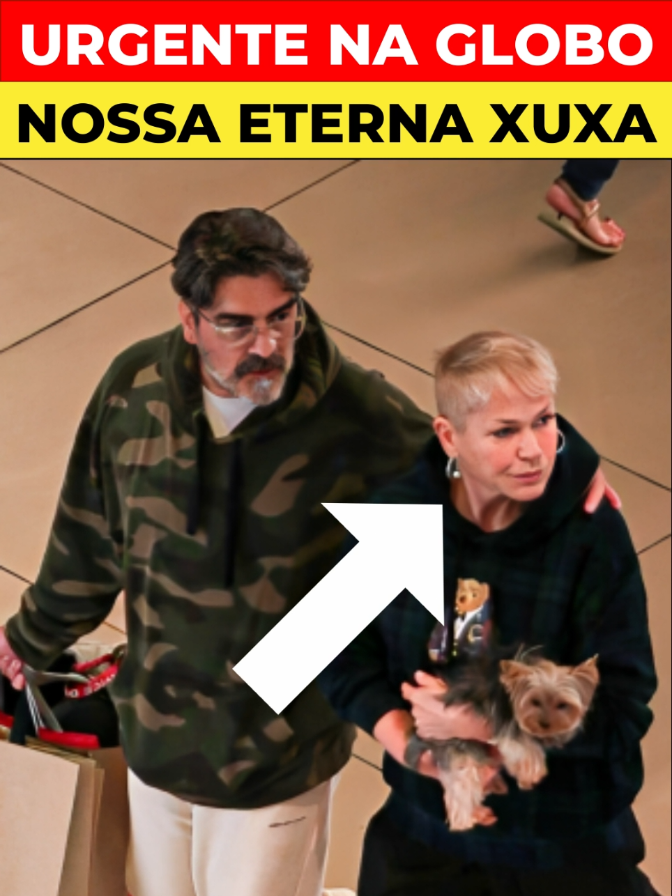 🚨 Imagens reais de câmera de segurança! Xuxa foi flagrada em um momento tenso ao lado do namorado em um shopping. No vídeo, é possível ver o exato instante em que algo chama a atenção dos dois… e a expressão deles muda completamente. Eles percebem uma aproximação estranha e ficam visivelmente assustados. 😳 O que será que aconteceu ali? Assista com atenção… e me diga: você conseguiu perceber o detalhe no fundo das imagens? 👀 #Xuxa #Flagra #CâmeraDeSegurança . . . . . #ultimasnoticias #recordtv #jovempannews #cidadealerta #jornalnacional #fofocadosfamosos #notícia #シ゚viralfypシ #tvbrasileira #aviaocaindo #notícia #noticias #notícias #tiktoknotícias #redeglobo #sbtnews #ultimasnoticias #entretenimento