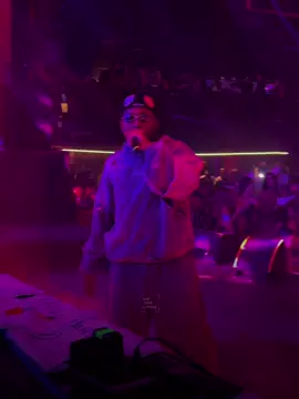 Eu não entendo como ela consegue, fazer eu me apegar… 💭😴 #CapCut #orochi #fashion 