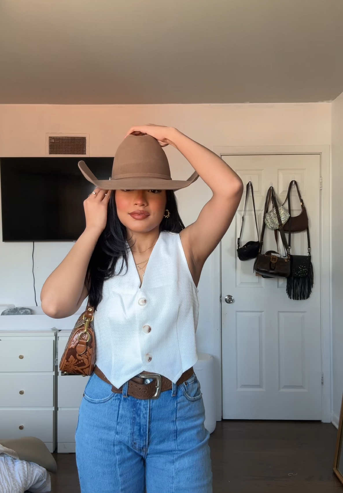 Finding my pink 🌷 #fyp #parati #westernfashion #outfitsvaqueros #OOTD 