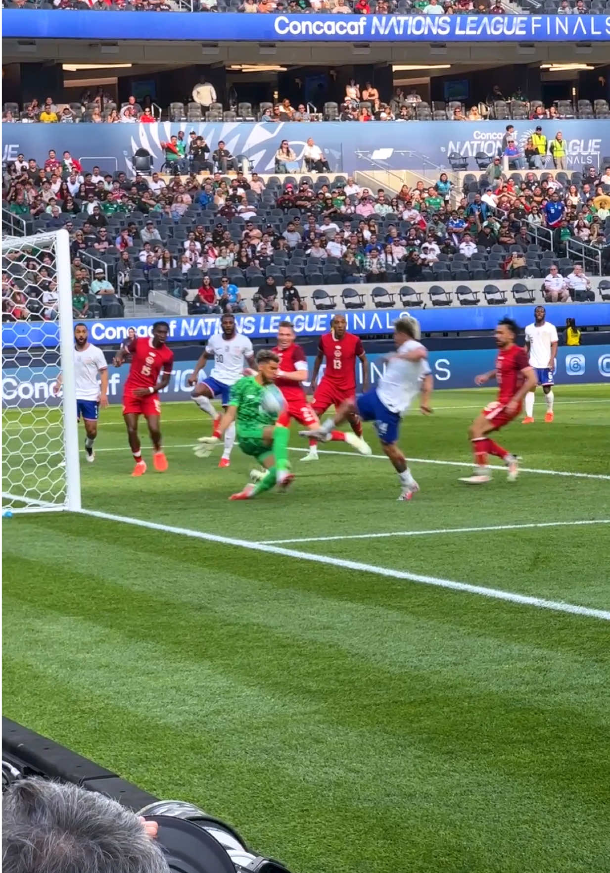 St. Claire with a HUGE save! 👏🧤  #Concacaf ##Canada #CNLFinals 