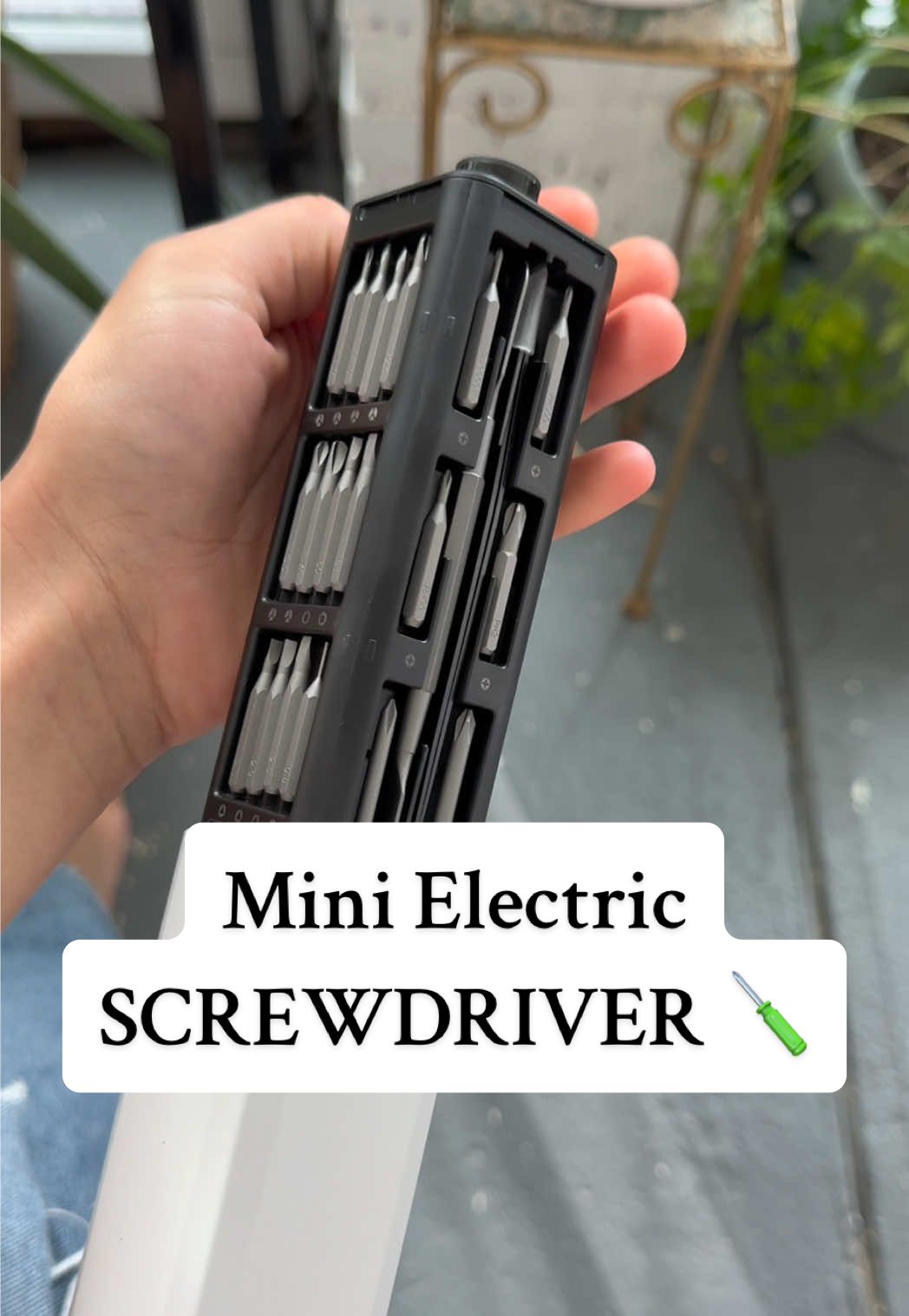 Don’t be like me & drop it & have to put them all back 🥲 luckily they are magnetic so easy to put back. Love that It’s mini. Perfect for small spaces & It’s rechargeable!  #screwdriver #electricscrewdriver #miniscrewdriver #handy #creatorsearchinsights 
