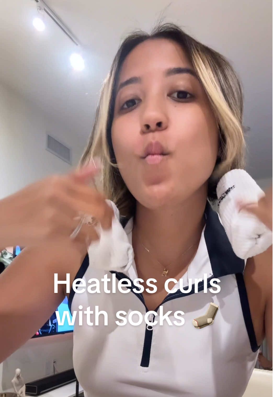 entoonces eso disque funcionaaaa 🧦😬 let’s seeee!!! #fyp #parati #foryoupage #heatlesscurls #hair #hairtips #healthyhair 