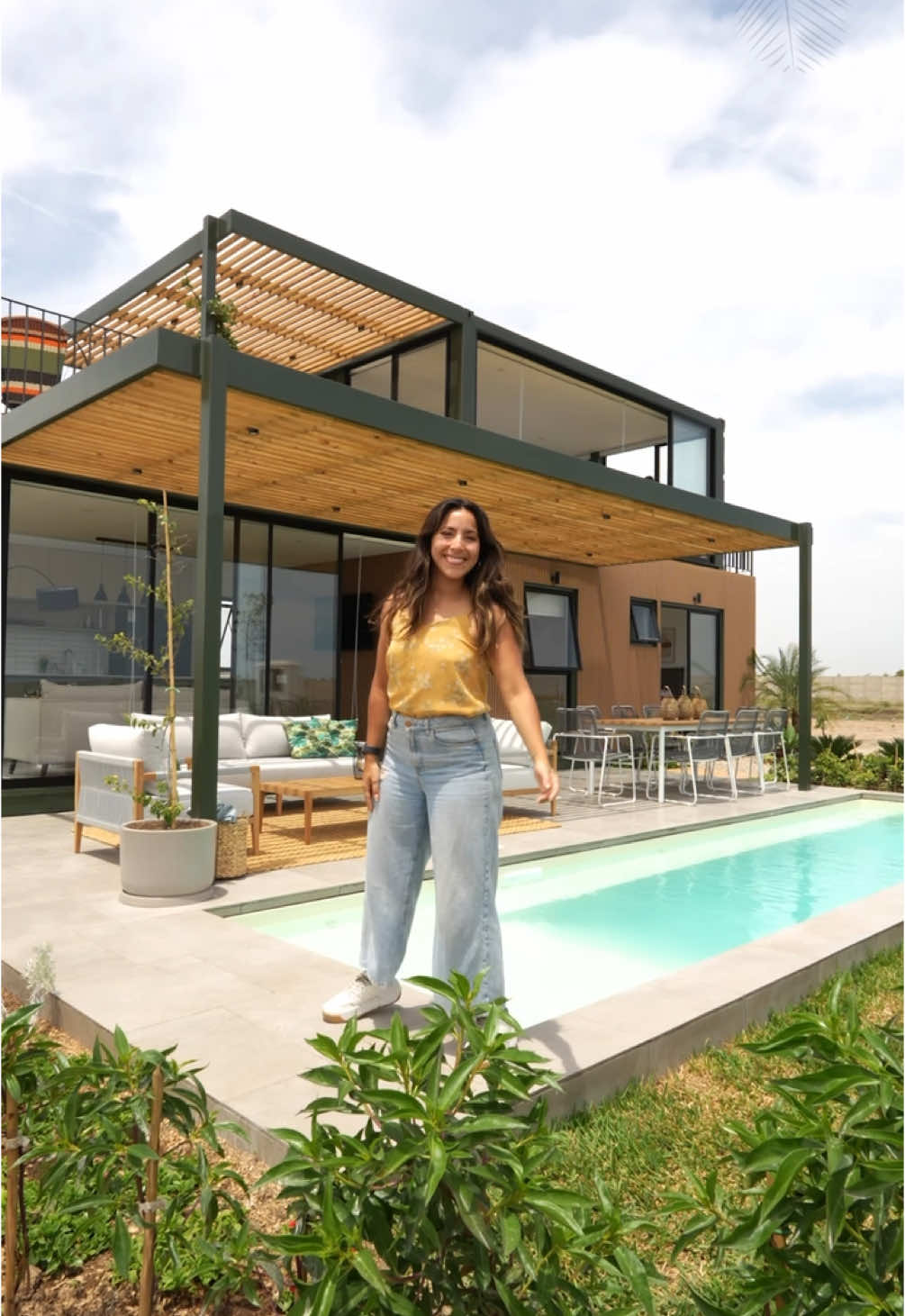 Container House Tour ✨ Visita nuestra Casa Modelo 🙌 📍Nos encontramos a la altura del Km 214 de la Nueva Panamericana Sur en Pisco  🏡Lotes disponibles de 200 a 330m2 . . . #containerhomes #container #casamodelo #pisco #lotes #campo #playa