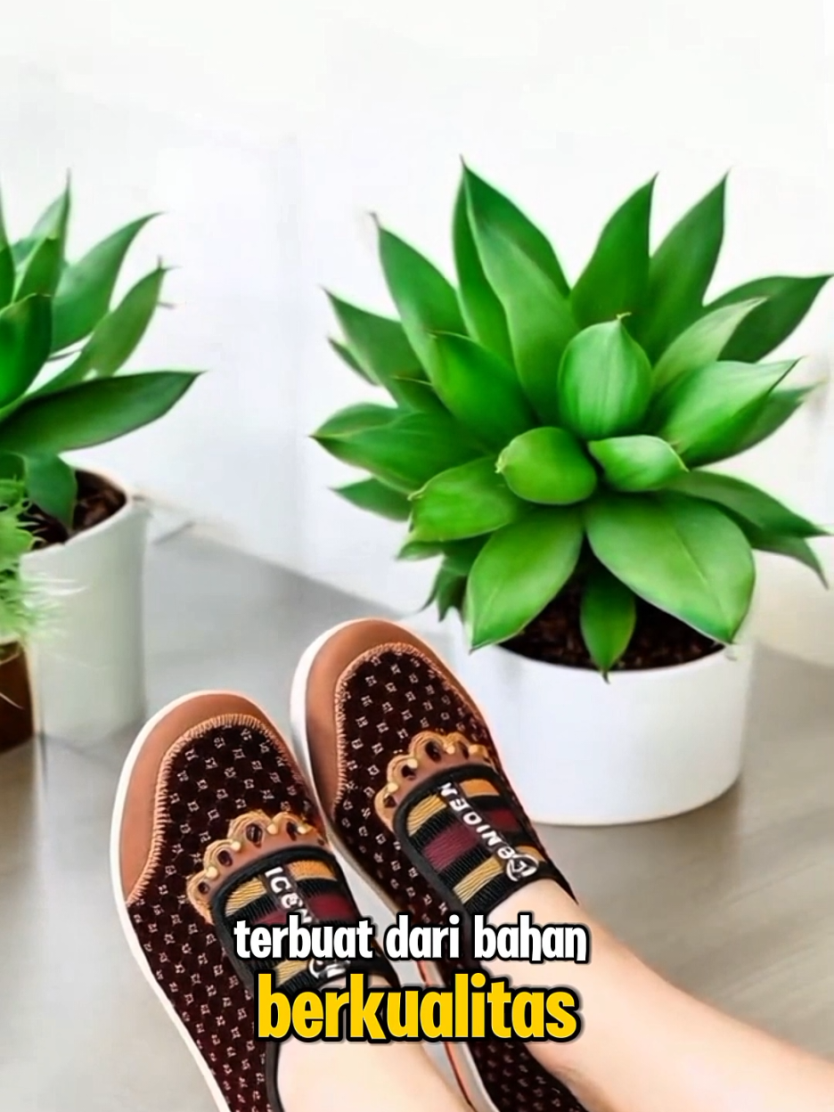 Sepatu Slip On Flat Shoes Wanita Kekinian Terbaru Trendy Original Tanpa Tali Kasual#sepatuwanita #sepatuwanitakekinian #sepatuwanitaoriginal #sepatuwanitamurah #sepatuwanitaviral #ramadhan 