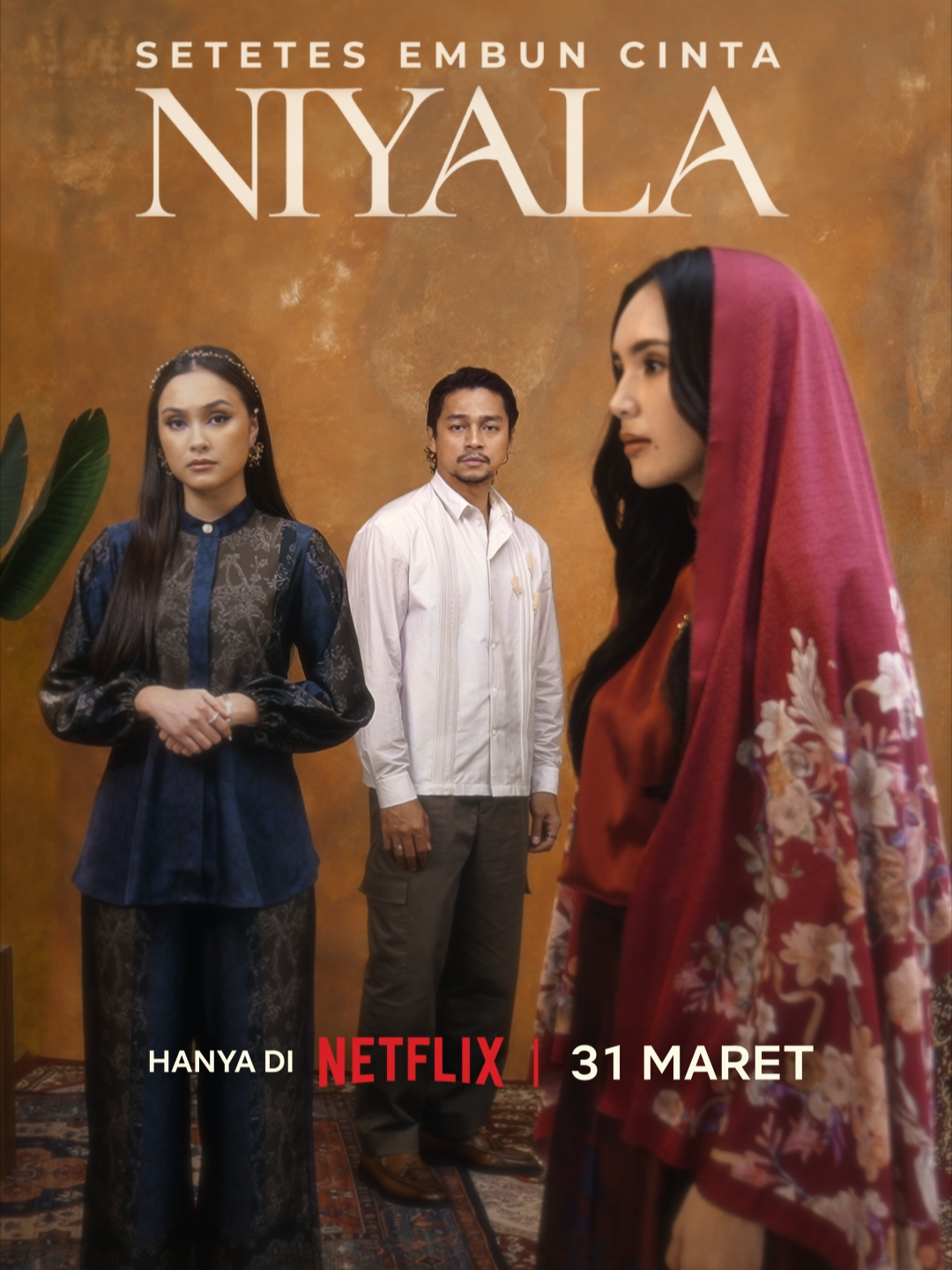 Ngeliatin tatapan mereka, aku jadi ikut deg-degan 😮 Tonton film #SetetesEmbunCintaNiyala tayang di #Netflix tanggal 31 Maret alias MINGGU DEPAN. #BebyTsabina #DevaMahenra #CaitlinHalderman #FilmIndonesia