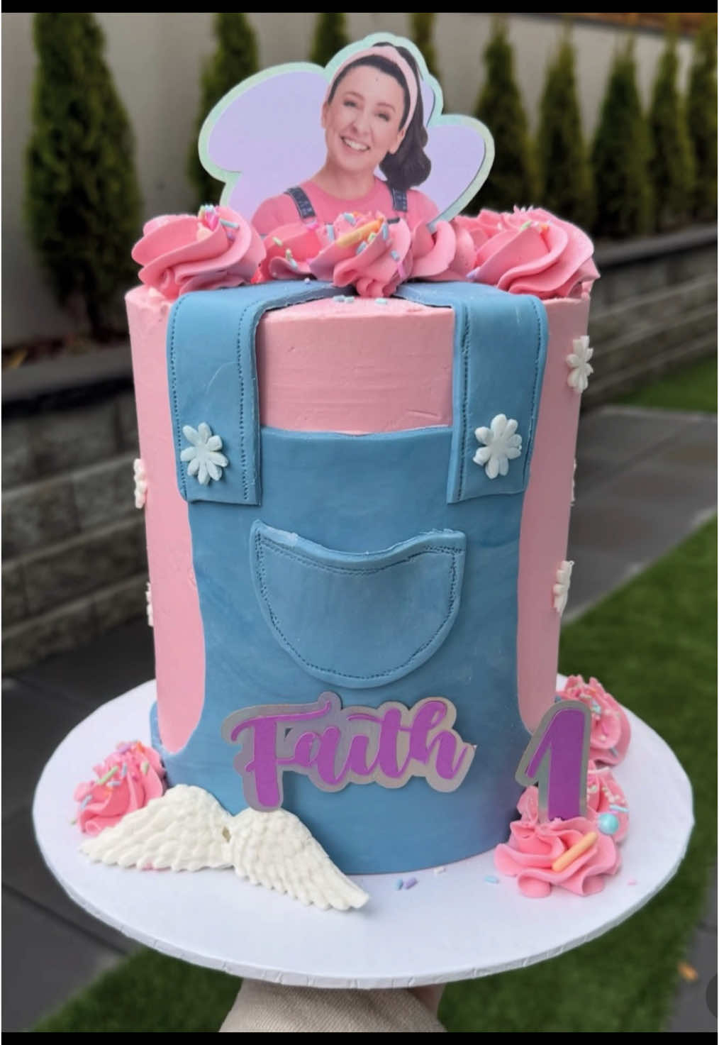 Happy 1st Birthday my beautiful angel. Thank you @Ms Rachel for making my Faithy smile through her hardest times 🤍 #birthday #firstbirthday #heavenlybirthday #childhoodcancerawareness #mrt #childhoodcancer #baby #childloss #childlossawareness #bereavement #angel #fyp #faithsfight #cancer #warrior #msrachel #msrachelsongforlittes 