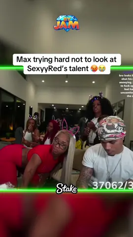 Max trying hard not to look at SexyyRed’s talent 🥵😭 #Plaqueboymax #max #faze #fazeclan #fyp #foryou #foryoupage #viral #sexyred #sexyyred #lazerdim #chickenp #chuckyy #babychief #babychiefdoit #inthebooth #rap plaqueboymax in the booth with lazerdim chicken p chuckyy and baby chief do it 