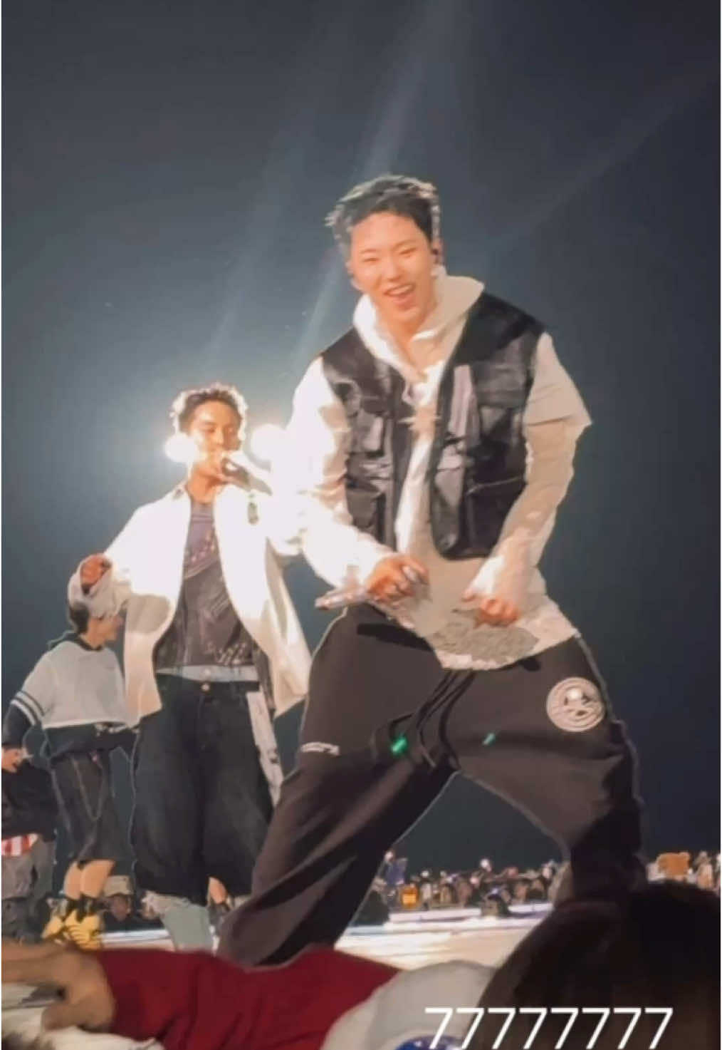 Uri playful tiger🐯 so happy to see him have so much in eyes on you 👀🫶🏻 #hoshi #svt #seventeen #caratland 