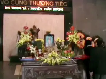 🇻🇳 Thước phim tư liệu Lễ tang Nghệ sĩ Tuấn Dương (1952-2013) tại Nhà tang lễ Bệnh viện 19/8 Bộ Công an. Ông là một diễn viên hài, diễn viên kịch nói nổi tiếng mang quân hàm Trung tá, từng công tác tại đoàn kịch Công an Nhân dân. #Mậm 