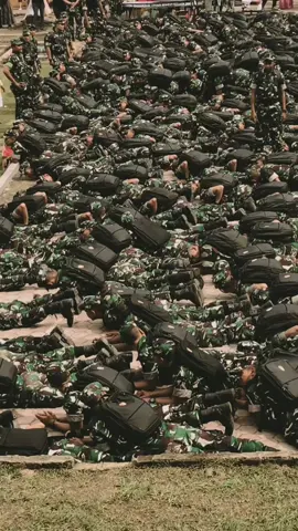 Prajurit mana lagi yang mau di demo 😭#serdadu #tni #tniad #serdadu #kodam #batalyon #tentara #enemy #tniindonesia🇮🇩 #bintara #tamtama #prajurit #prajurittni #fyp #f #foryoupage 