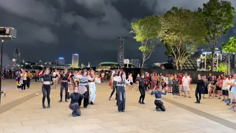 Evening#singapore #marinabay #mbs#tiktok #dance #kpop 