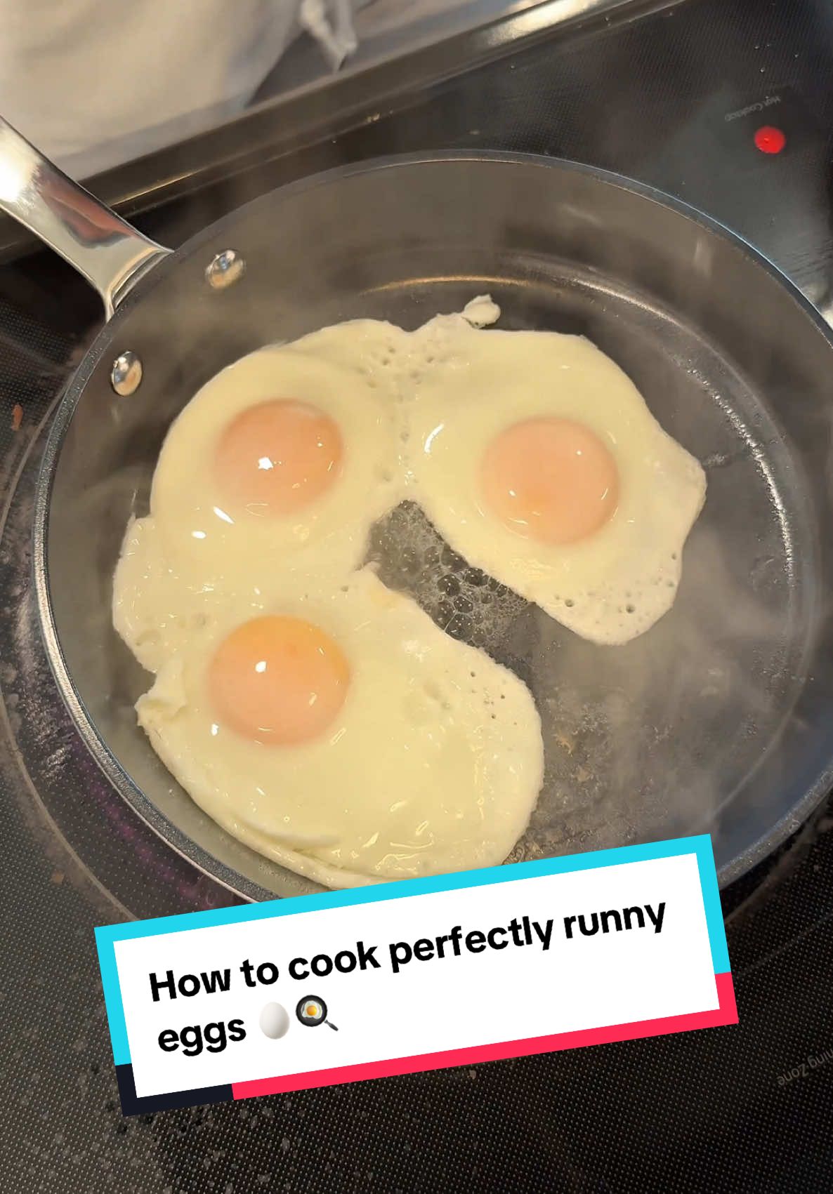 This is a step by step guide on how to cook perfectly runny eggs every time🥚 It’s so easy  #eggs #howtocookeggs #runnyegg #cooking #CookingHacks 