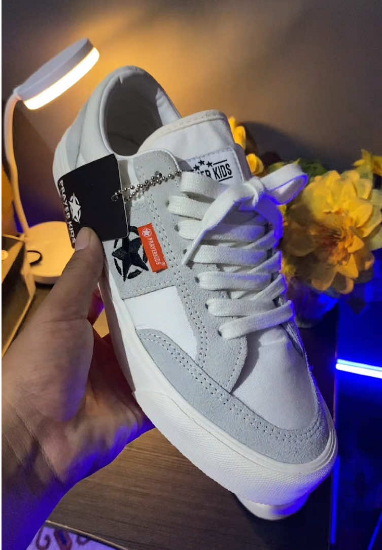 TURUN HARGA! Sepatu Unisex Geh Off White Dari Prayer Kids 😎 #sepatuprayerkids #sepatuunisex #sepatusneakers #sepatukeren #sepatulebaran #promoramadhan #promolebaran #lebaran2025 