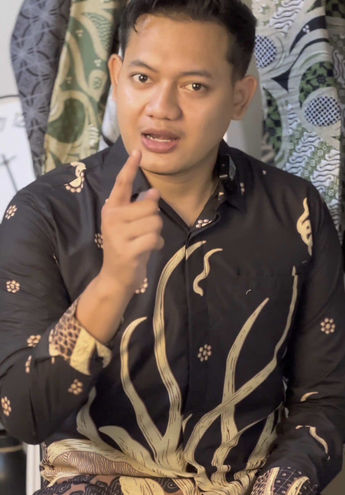 Nyari batik tapi yang motifnya simpel?? #Ramadanekstraseru #RamadanEkstraSeru #Ramadan #Ramadan2025 #cuantanpabatas 