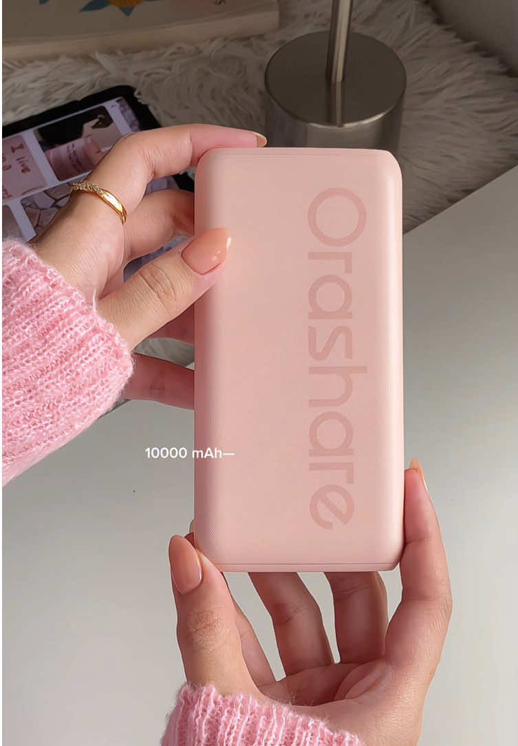 look how slim and sleek this pbank is 😍💖 @Orashareph  #orashare #orasharepowerbank #powerbank #orashareph #fyp