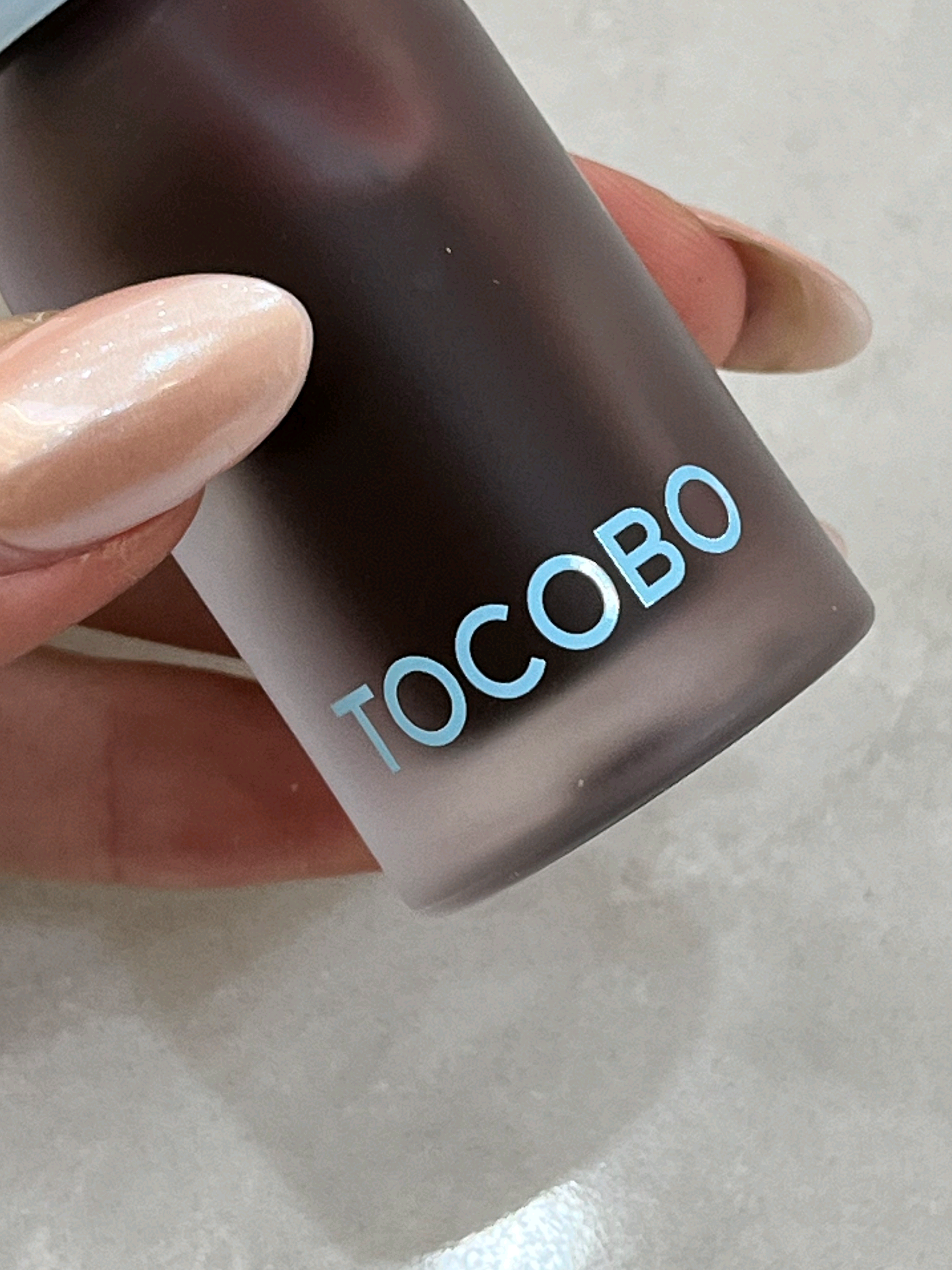 The silicone applicator makes these Tocobo plumping lip oils perfection 🤩🤩 #fyp #koreanskincare #lacosmetique #tocobo #lipoil #lipplumper #liptint #lippies #makeup #koreanmakeup 
