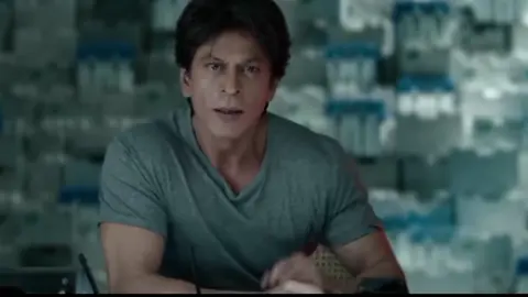 Shahrukh Khan in the film 'Jawan' as Azad Rathore and Vikram Rathore #jawan #jawanmovie #shahrukhkhan #shahrukhan #shahrukhkhanfan #srkfan #srk #vikramrathore  #fyp #fypage #foryou #foryoupage #foryouu #fyppppppppppppppppppppppp #fypシ゚ #bollywood #bollywoodmovie #bollywoodactor 