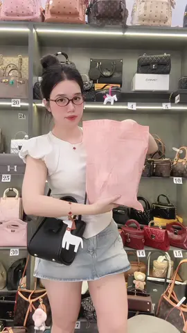 Em về 2 màu siêu hot #tuixachnu #ngocbichtuixinh #xuhuongtiktok #xuhuongtiktok2025 #tuixach #hot #tuixachquangchau #hottrend #tuixachxinh #xuhuong 