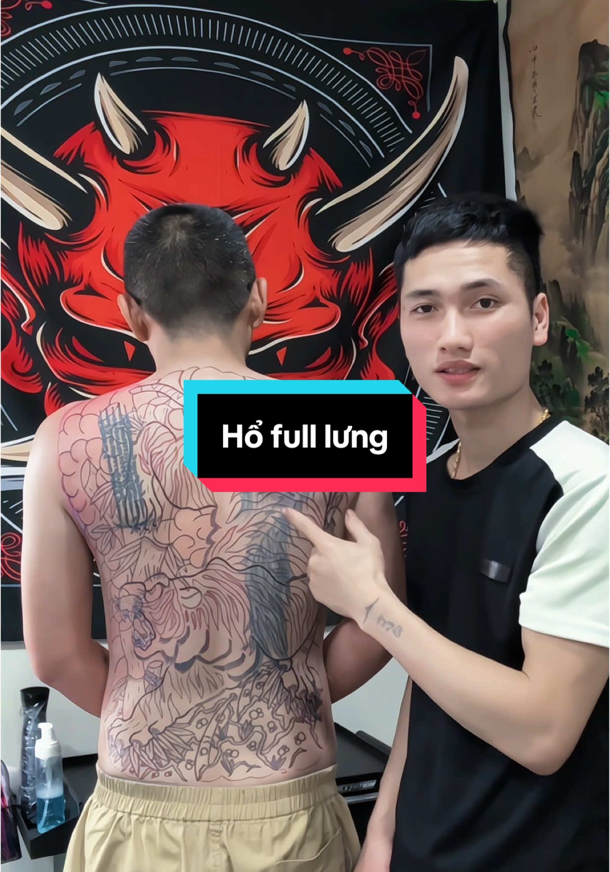 滿背老虎刺青 Hổ full lưng #台南紋身 #大橋紋身 #永康紋身 #大橋火車站  #xamhinhdailoan #xamhinhdainam    #xamhinhdungkhang  #xamhinhgaTacheo  #tattootaiwan  #DaqiaoStation #yongkangtattoo  #TainanTattoo  #japanstyle   #GreyWash23Ink #rabbitmachine #hv  #kimOG #kimRevolution 
