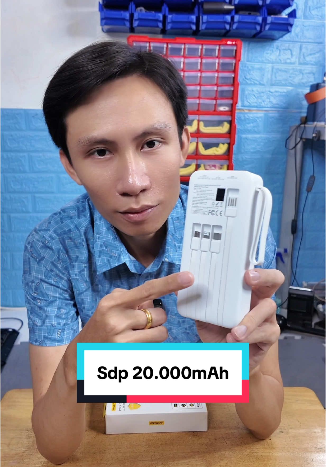 Sạc dự phòng 20.000mah có thiết kế 4 dây sạc đi kèm#LearnOnTikTok #muataitiktokshop #sacduphong20000mah #anhthichdien 