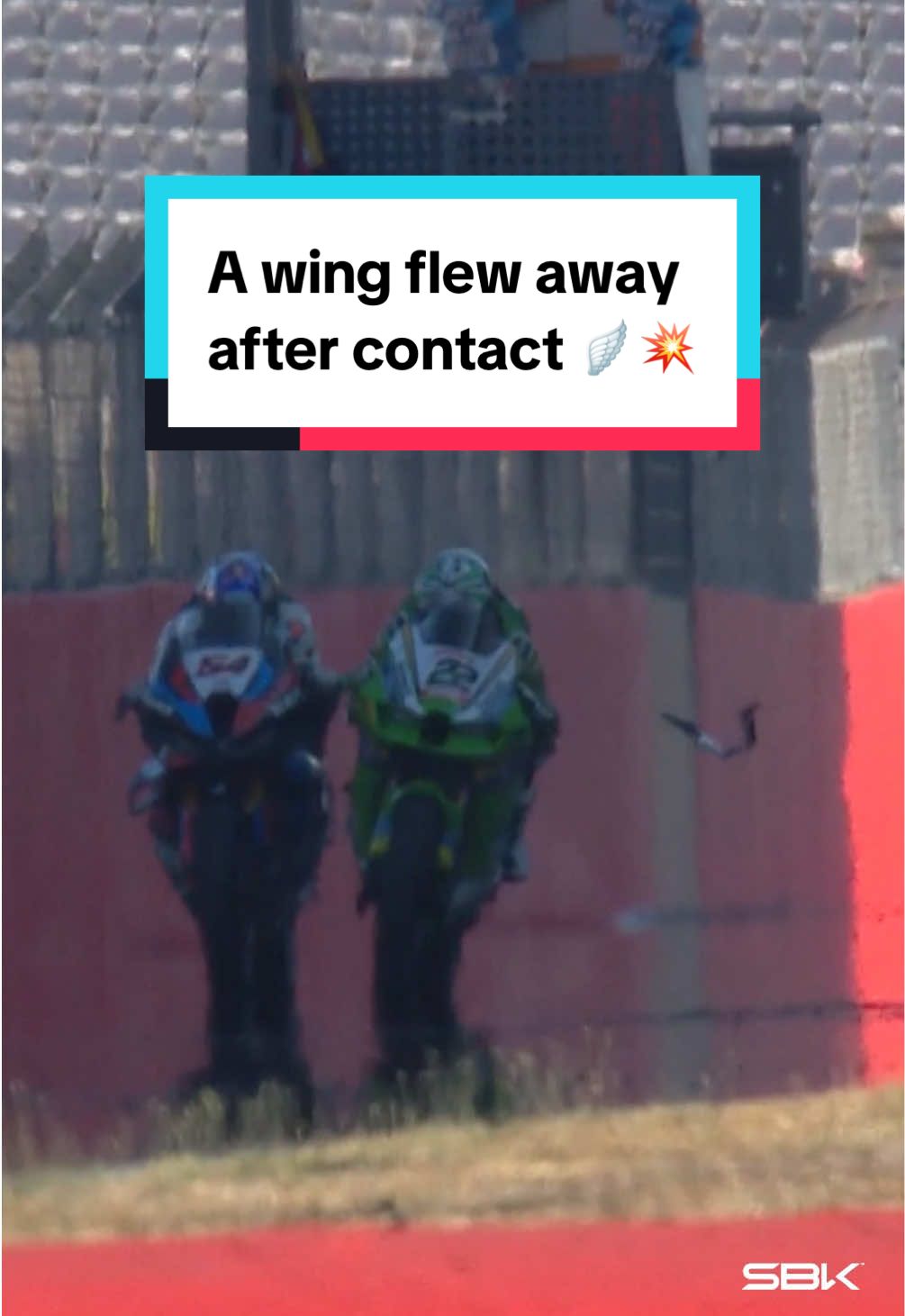 A wing flew away! 🪽💥 An intense fight between Alex Lowes & Toprak ended with a BMW wing flying off after contact on the straight ⚔️ #PortugueseWorldSBK 🇵🇹 #WorldSBK #motorcycle #Motorsport #racing #sportsontiktok