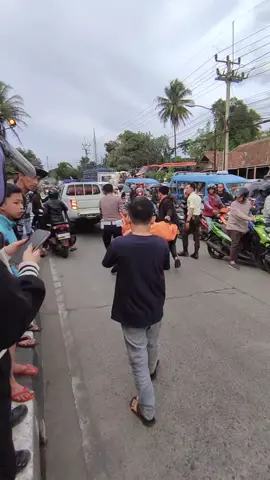 info terkini update baru saja terjadi lakalantas jalur sukabumi-bogor posisi Ciherang depan buraden bukit Rancamaya residen.#fyp #infoterkini 
